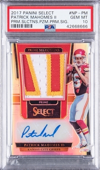 2017 Panini Select "Prime Selections" #NP-PM Patrick Mahomes II Signed Patch Rookie Card (#17/49) - PSA GEM MT 10